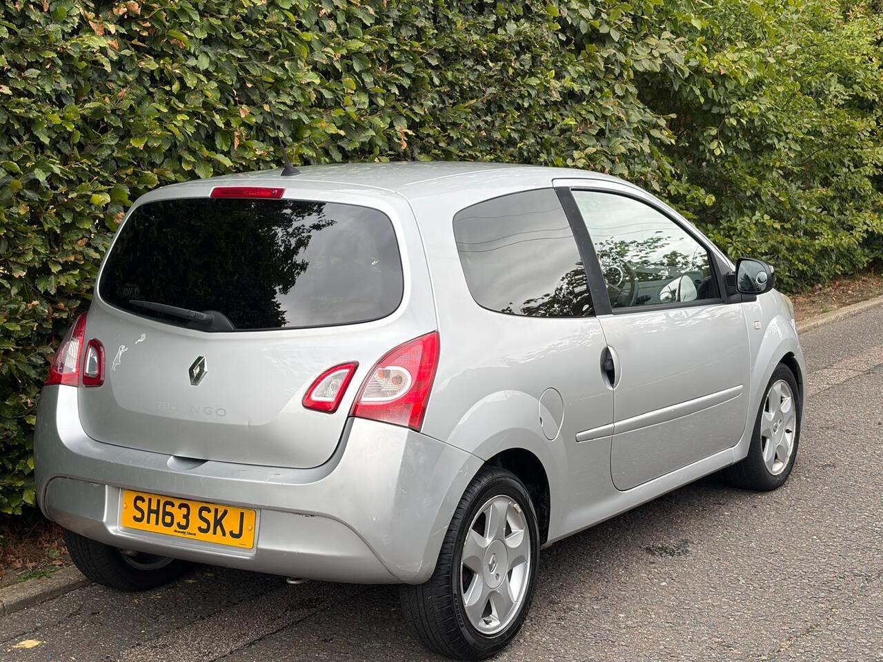 Renault Twingo — photo 11