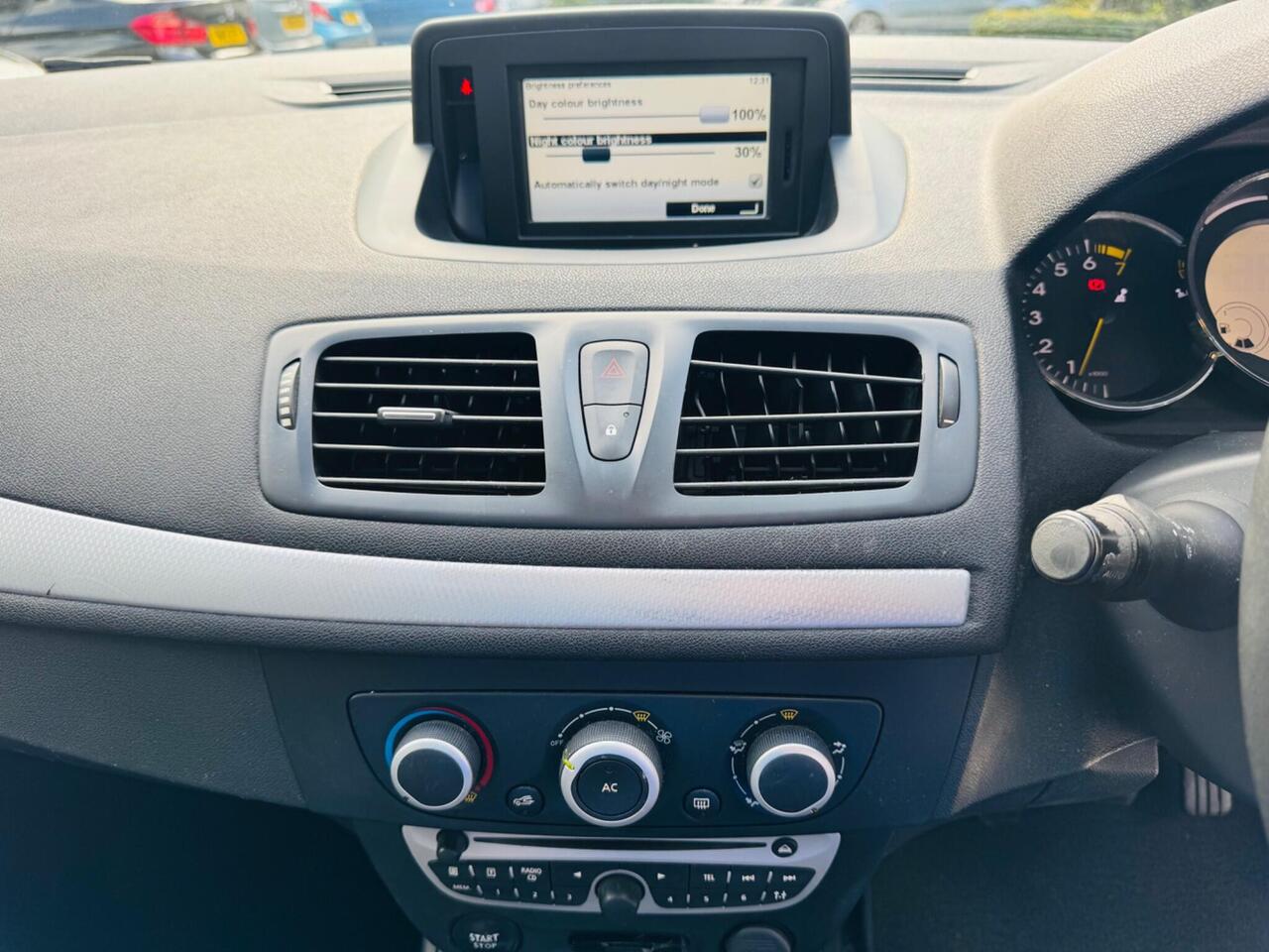 Renault Megane — photo 19