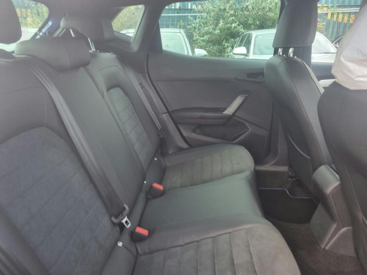 SEAT Ibiza — photo 25