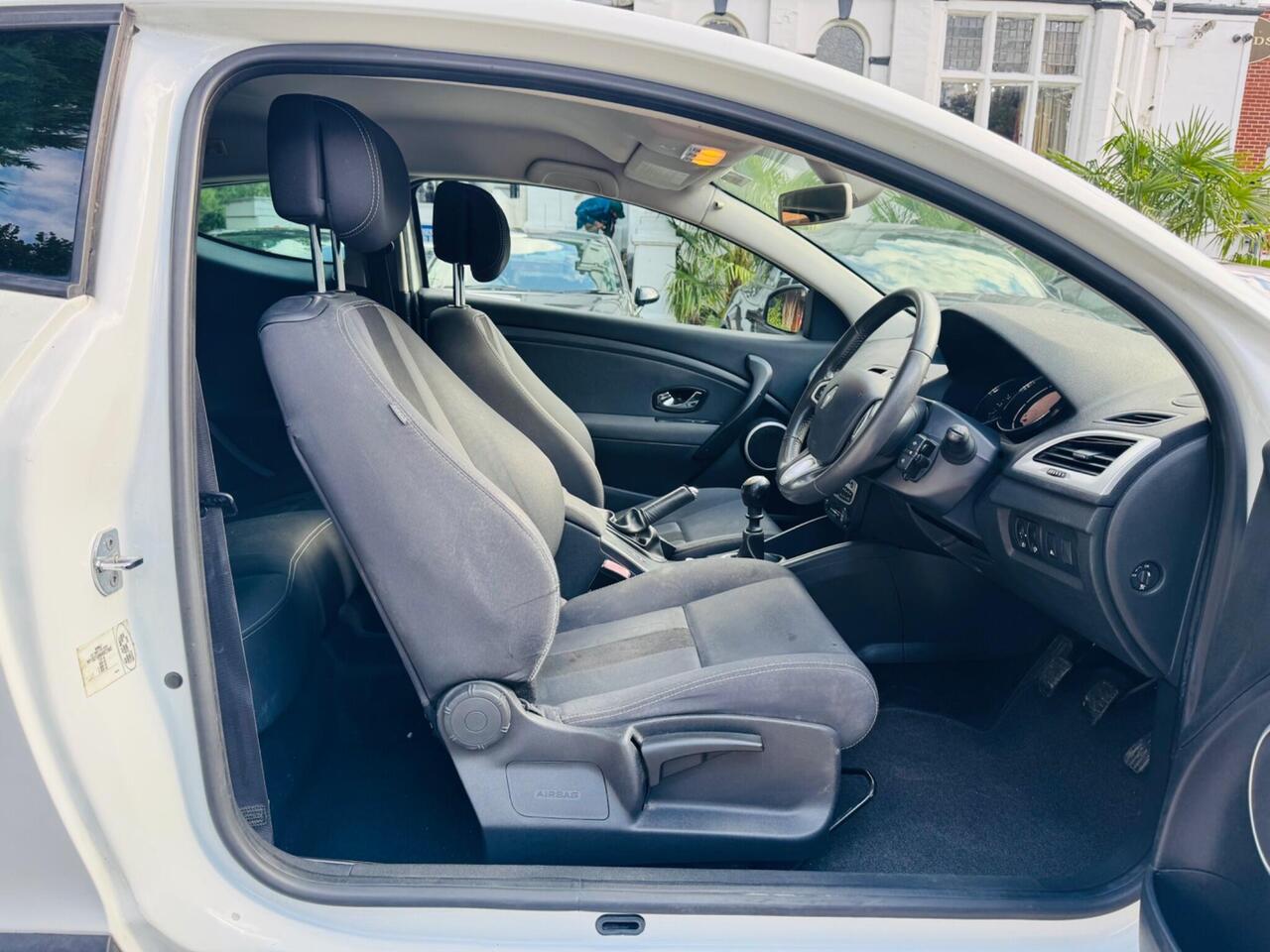 Renault Megane — photo 11