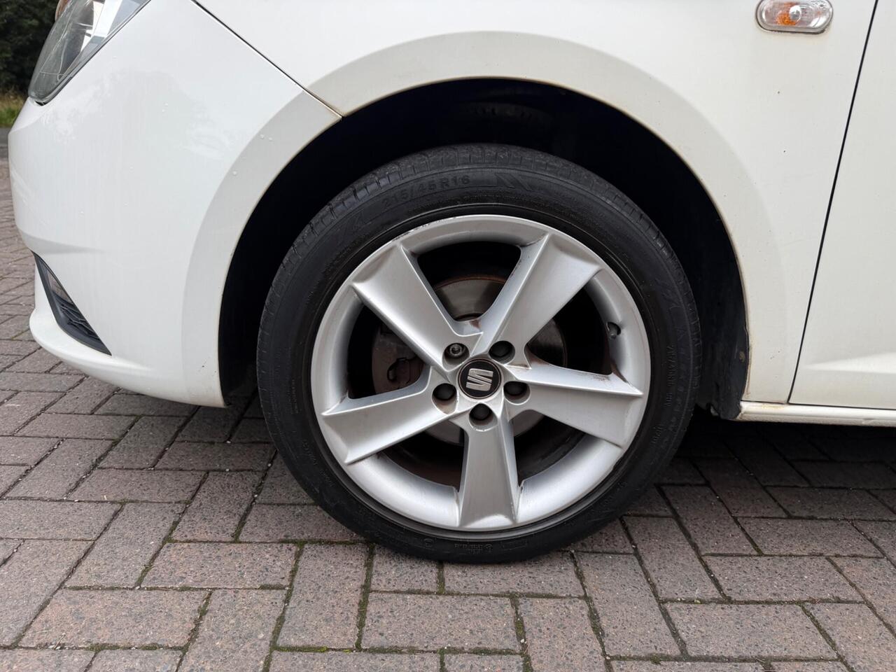 SEAT Ibiza — photo 12