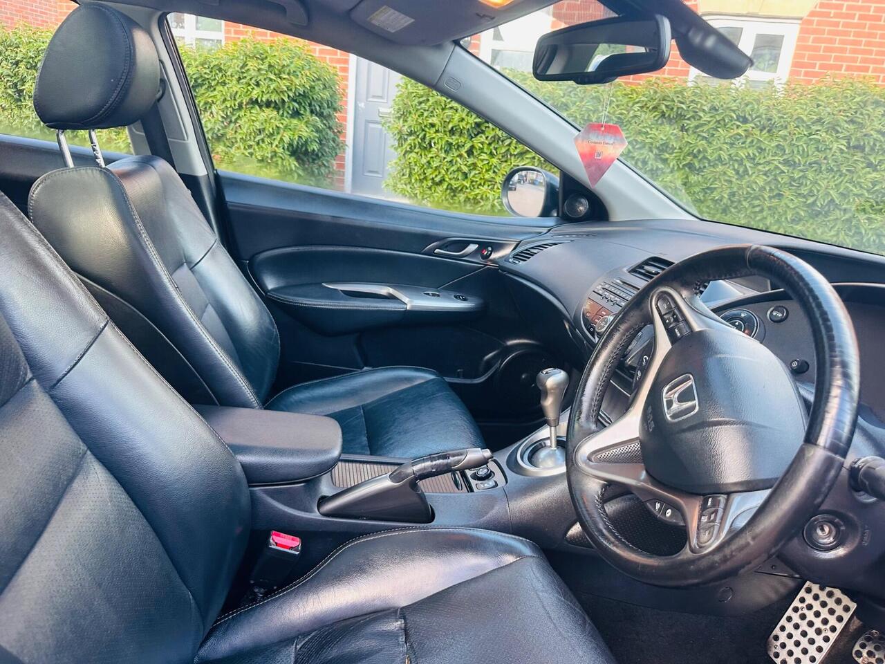 Honda Civic — photo 17