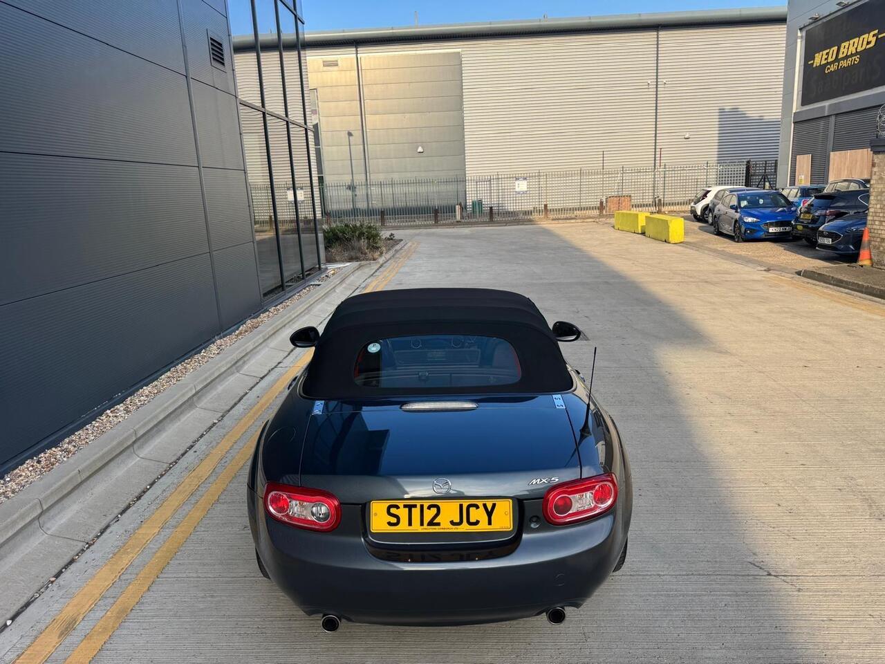 Mazda MX-5 — photo 6