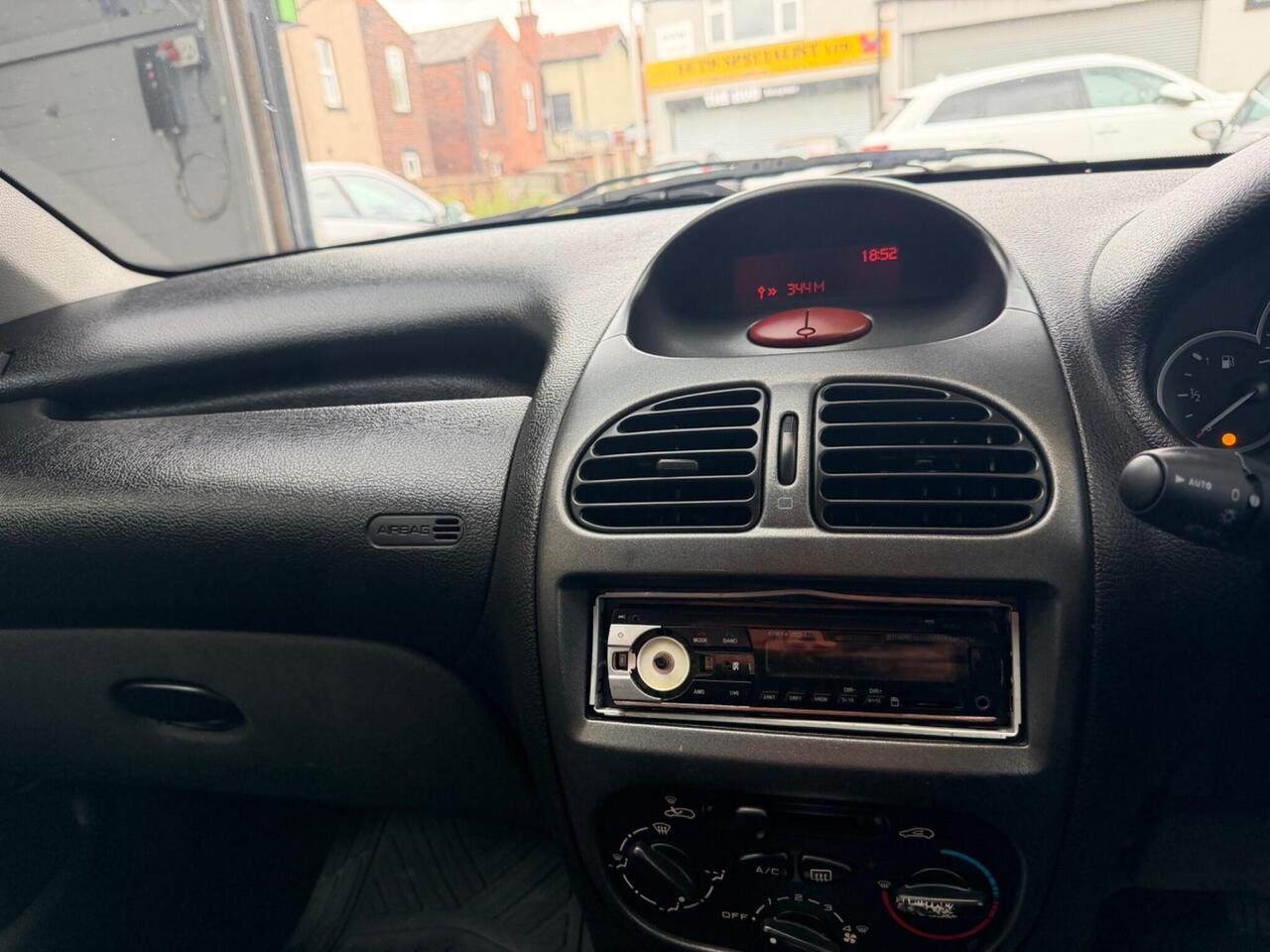 Peugeot 206 — photo 12