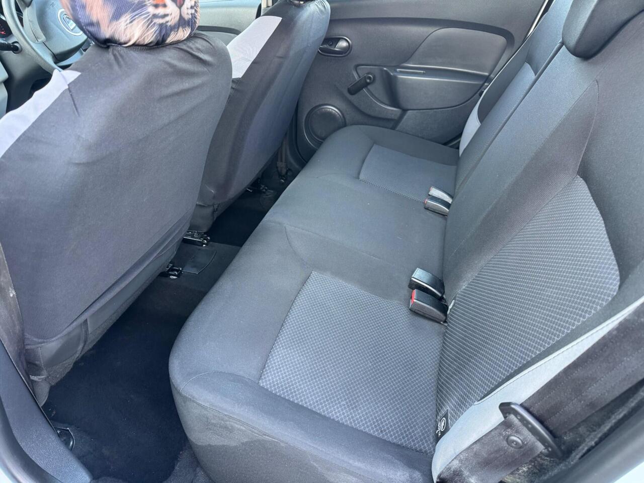Dacia Sandero — photo 15