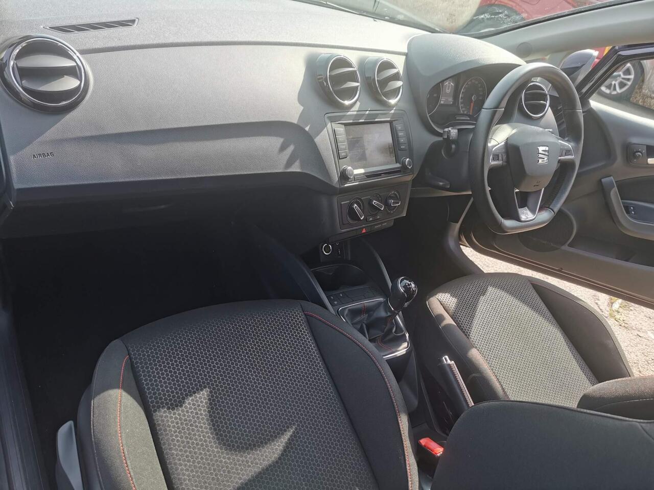 SEAT Ibiza — photo 10