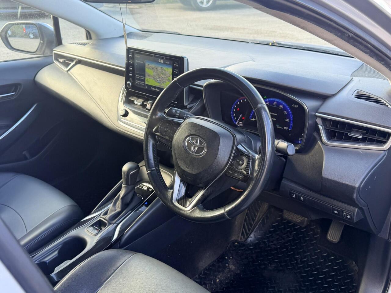 Toyota Corolla — photo 11
