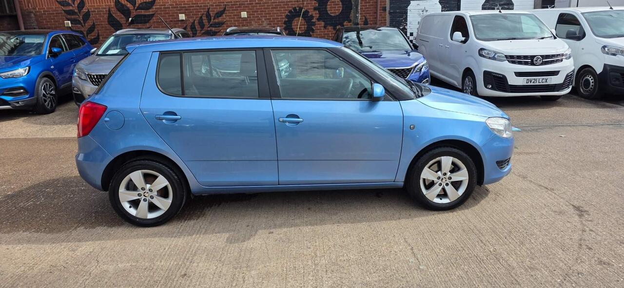 Skoda Fabia — photo 2