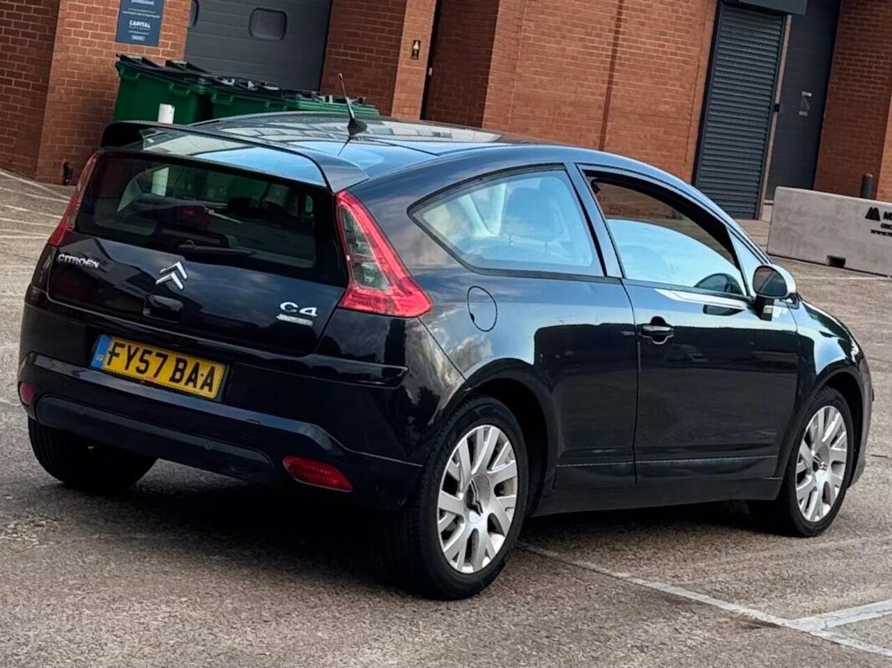 Citroen C4 — photo 6