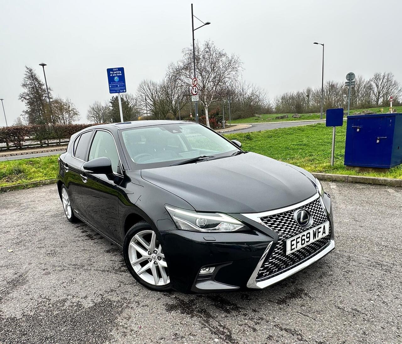 Lexus CT — photo 1