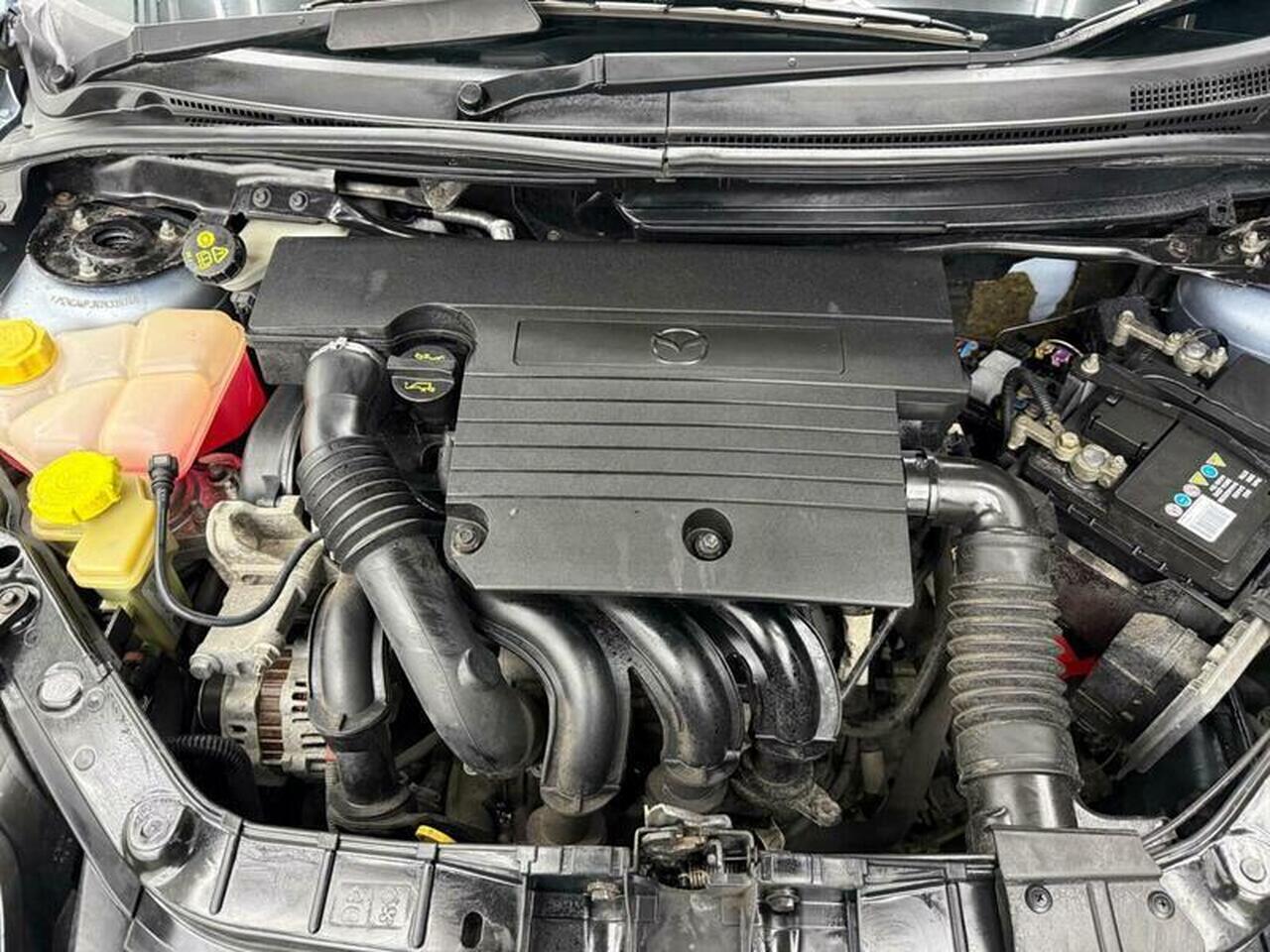 Mazda Mazda2 — photo 12