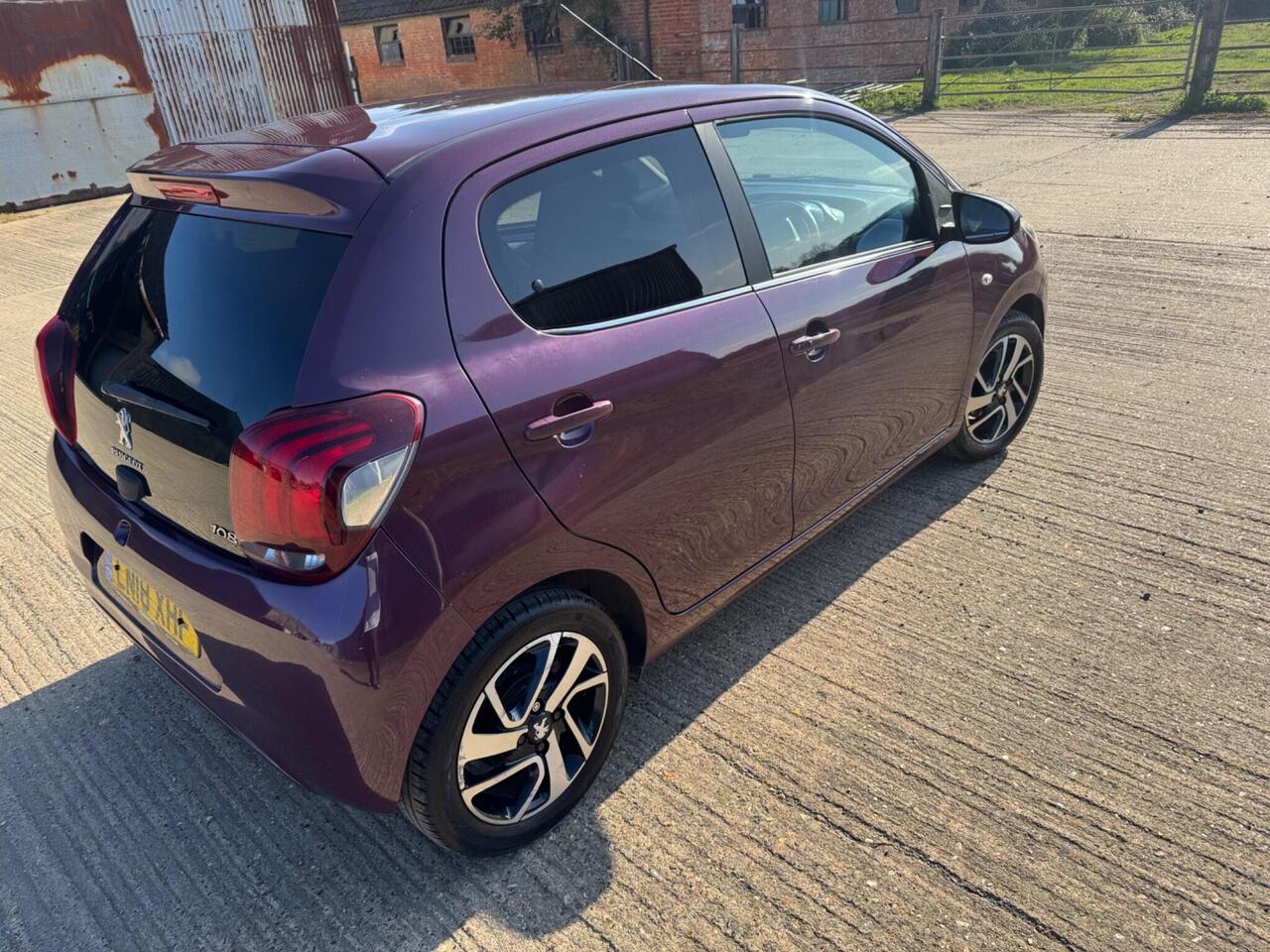 Peugeot 108 — photo 17