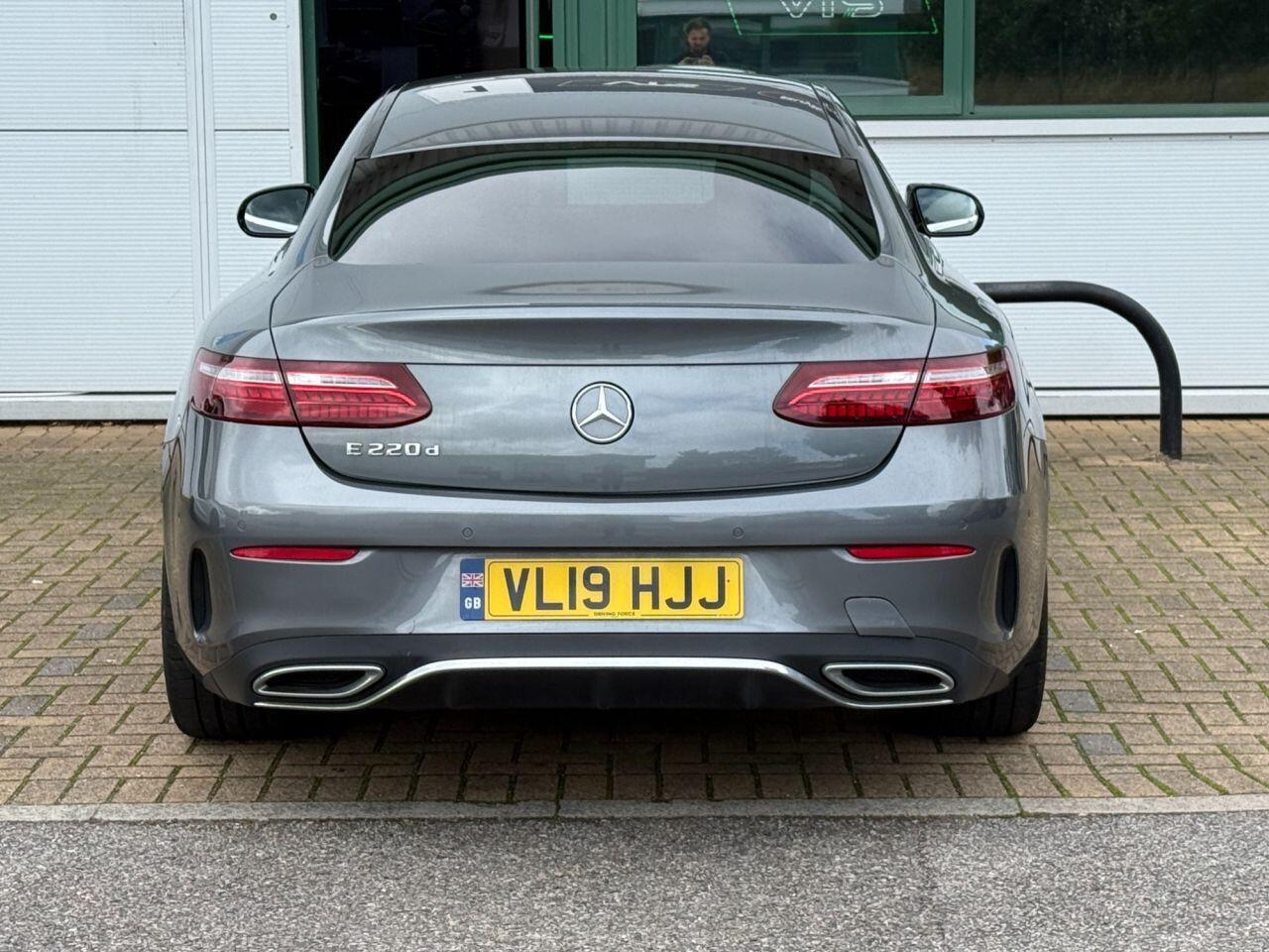 Mercedes-Benz E Class — photo 6