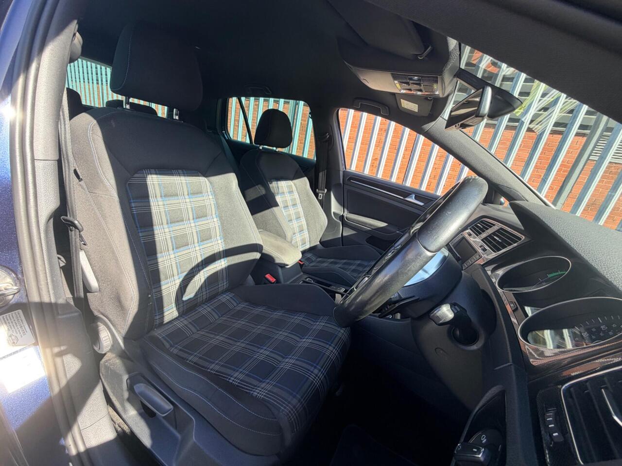 2015 Volkswagen Golf 1.4 TSI GTE DSG Euro 6 (s/s) 5dr, photo 6