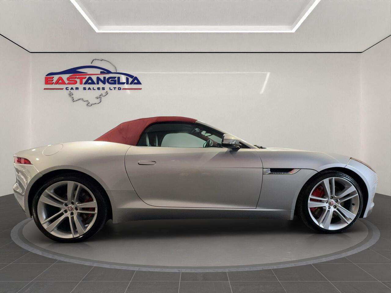 Jaguar F-Type — photo 9
