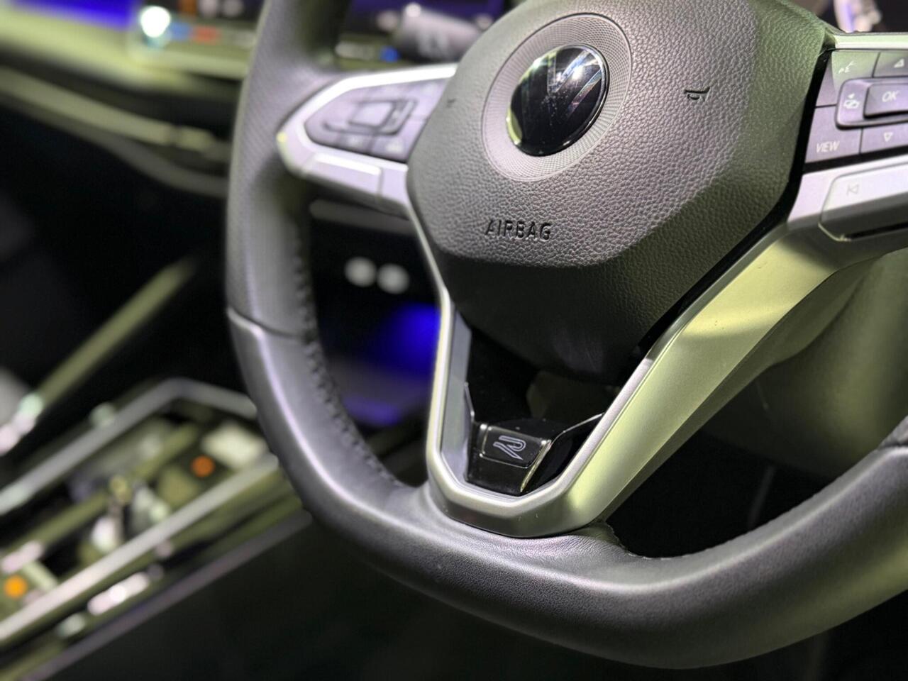 Volkswagen Golf — photo 27