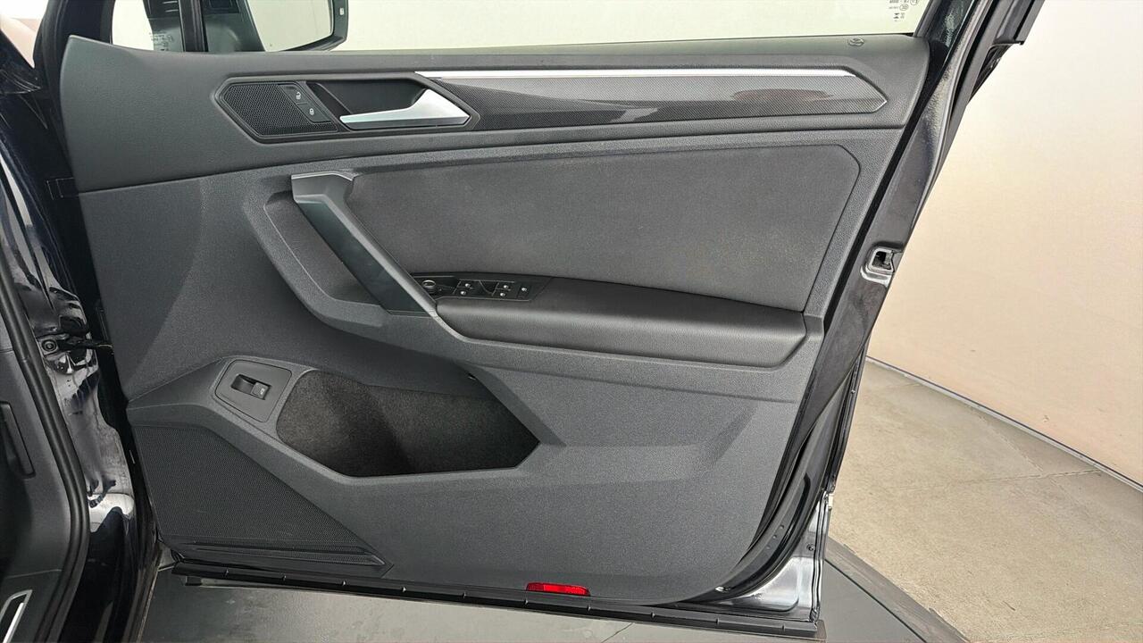 Volkswagen Tiguan — photo 15