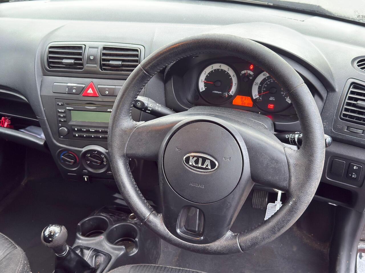 Kia Picanto — photo 31
