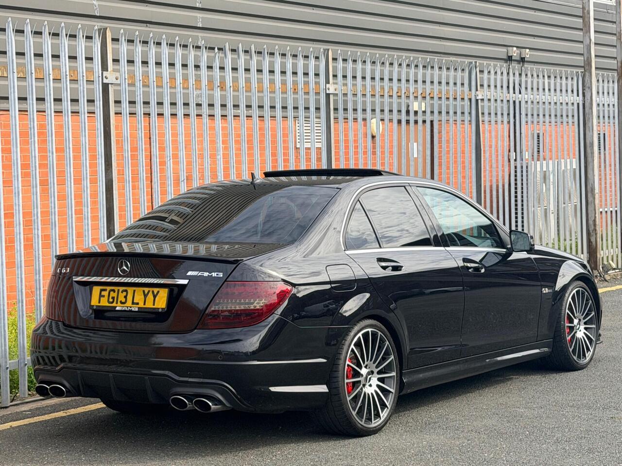 2013 Mercedes-Benz C Class 6.3 C63 V8 AMG SpdS MCT Euro 5 4dr, photo 3