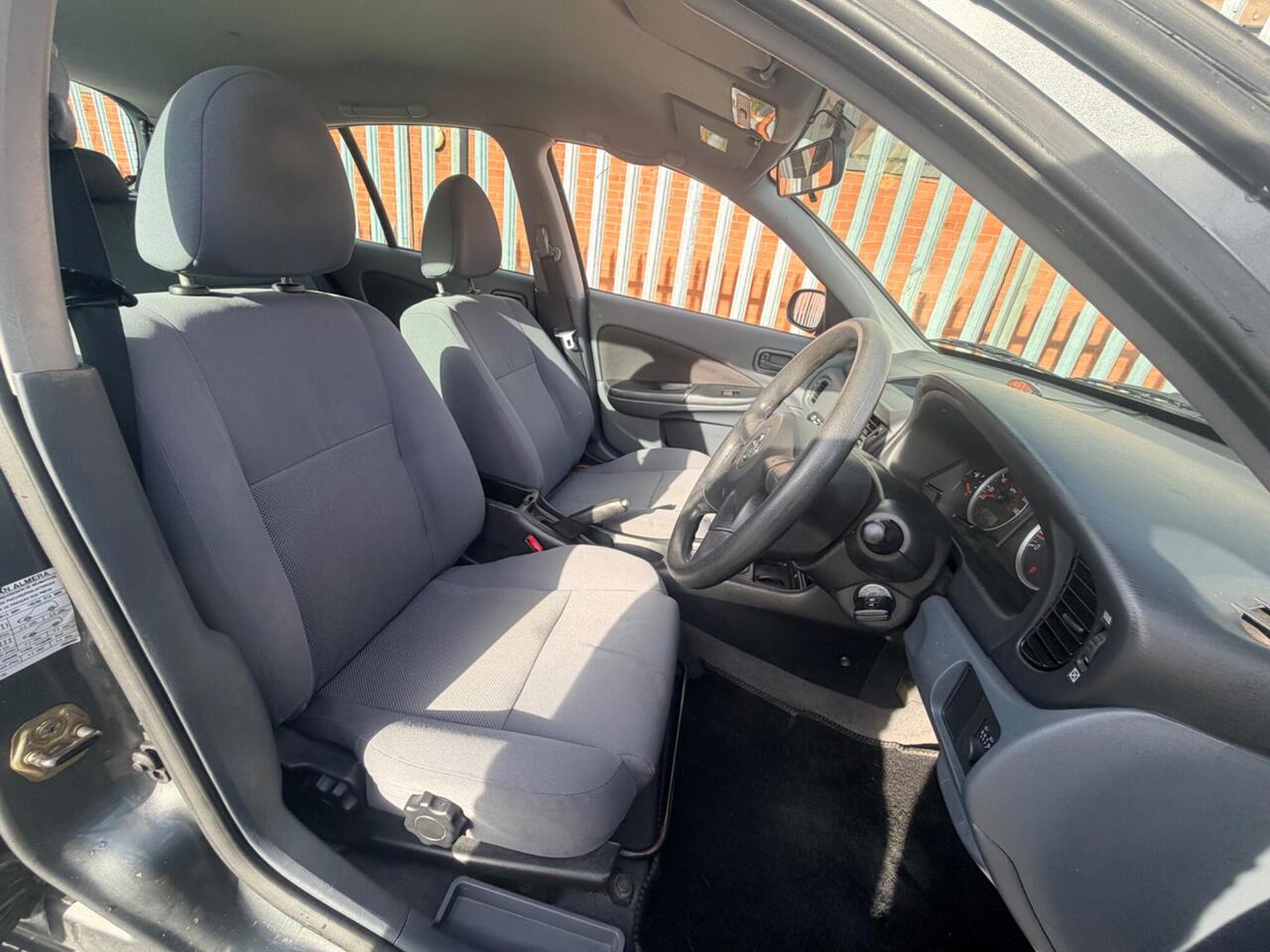 2005 Nissan Almera 1.8 S 5dr, photo 6