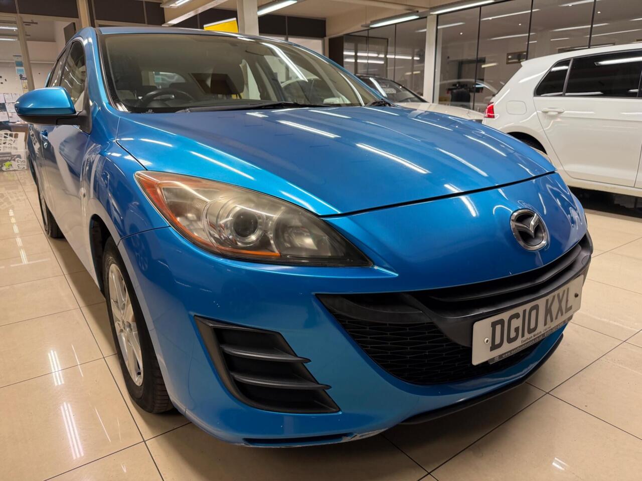 Mazda Mazda3 — photo 1