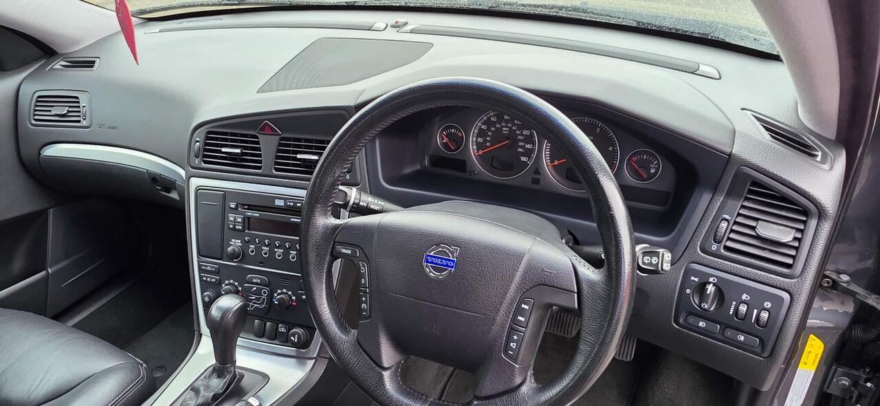 Volvo V70 — photo 48