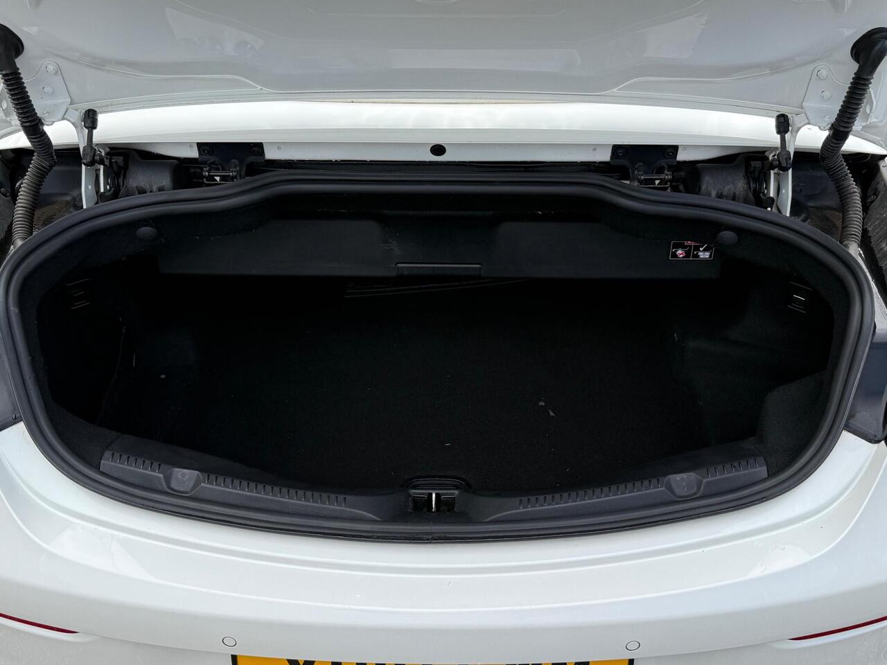 Mercedes-Benz E Class — photo 34