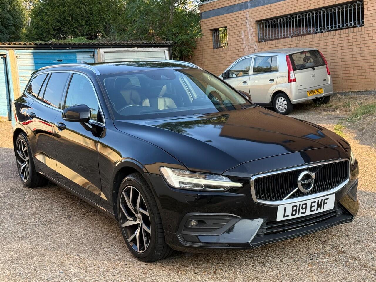 Volvo V60 — photo 1