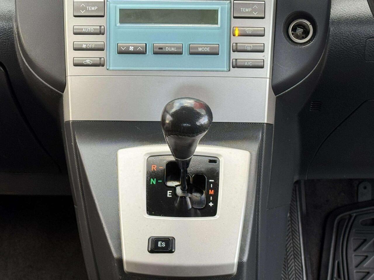 Toyota Corolla Verso — photo 47