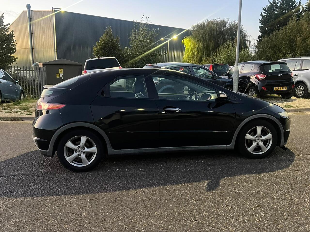 Honda Civic — photo 11