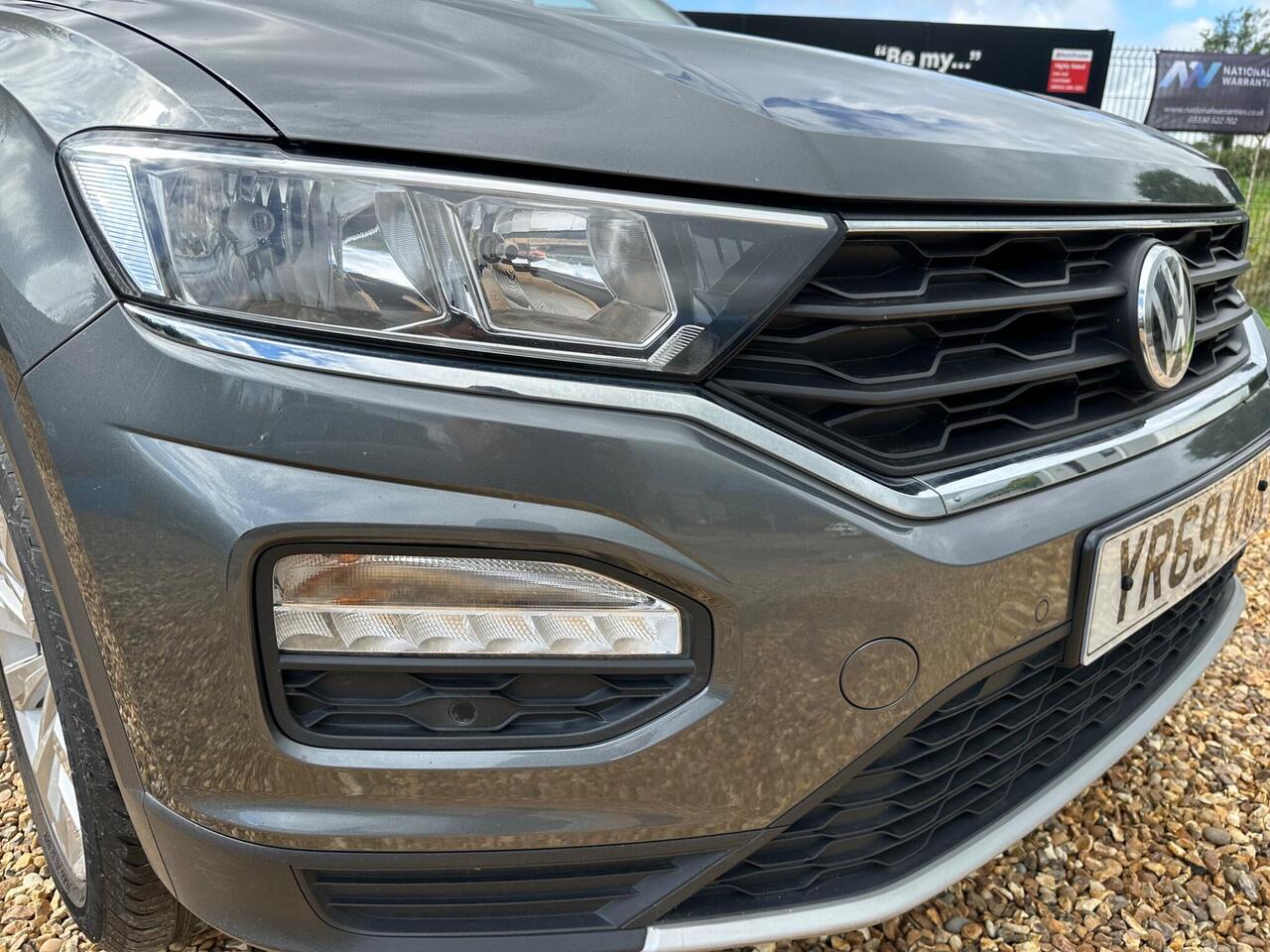 Volkswagen T-Roc — photo 38