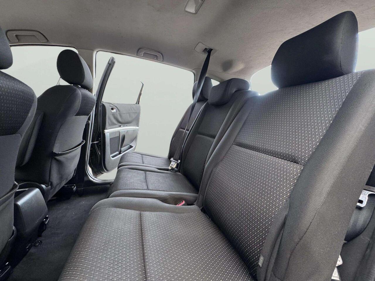 Toyota Corolla Verso — photo 39