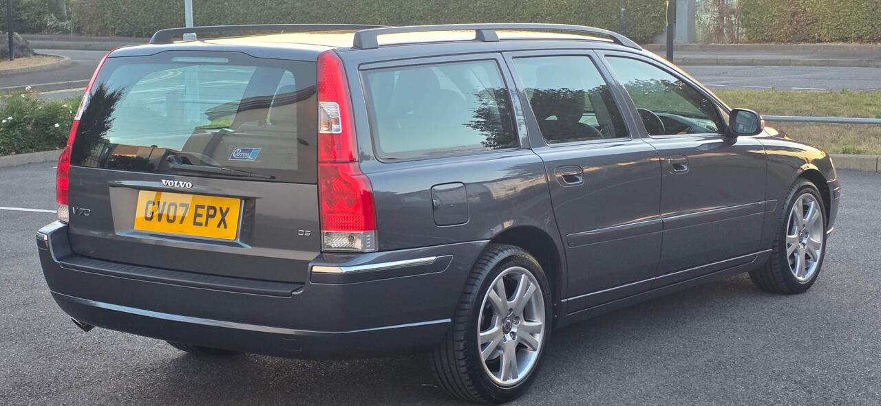 Volvo V70 — photo 3