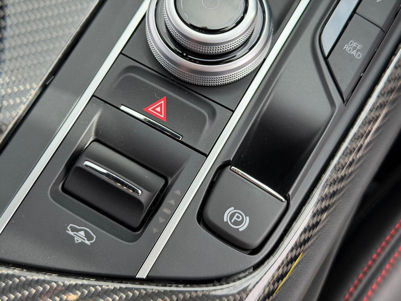 Maserati Levante — photo 35