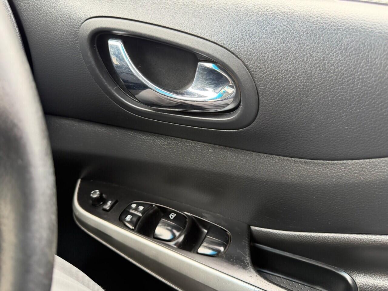 Nissan Navara — photo 21