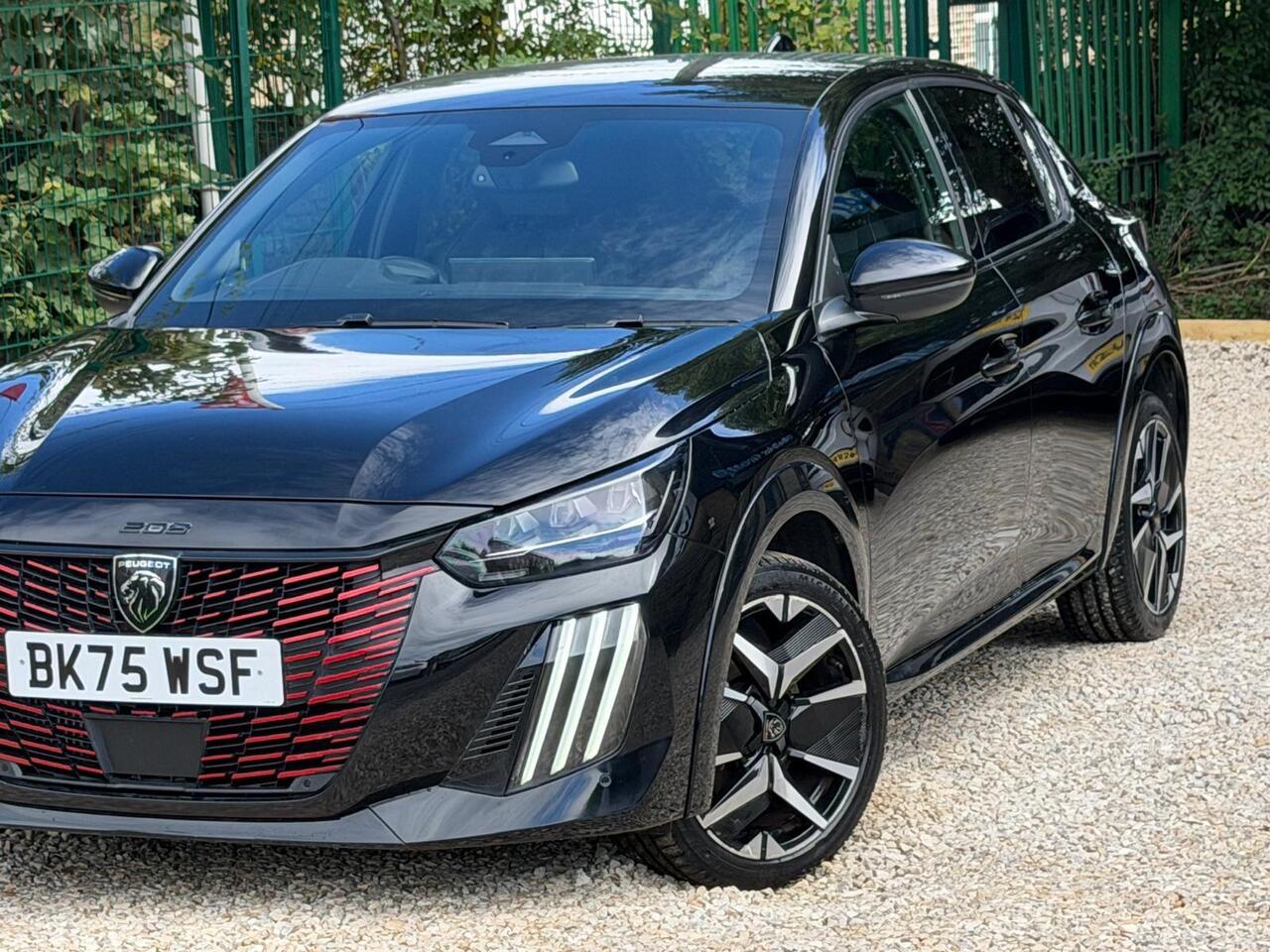 Peugeot 208 — photo 41