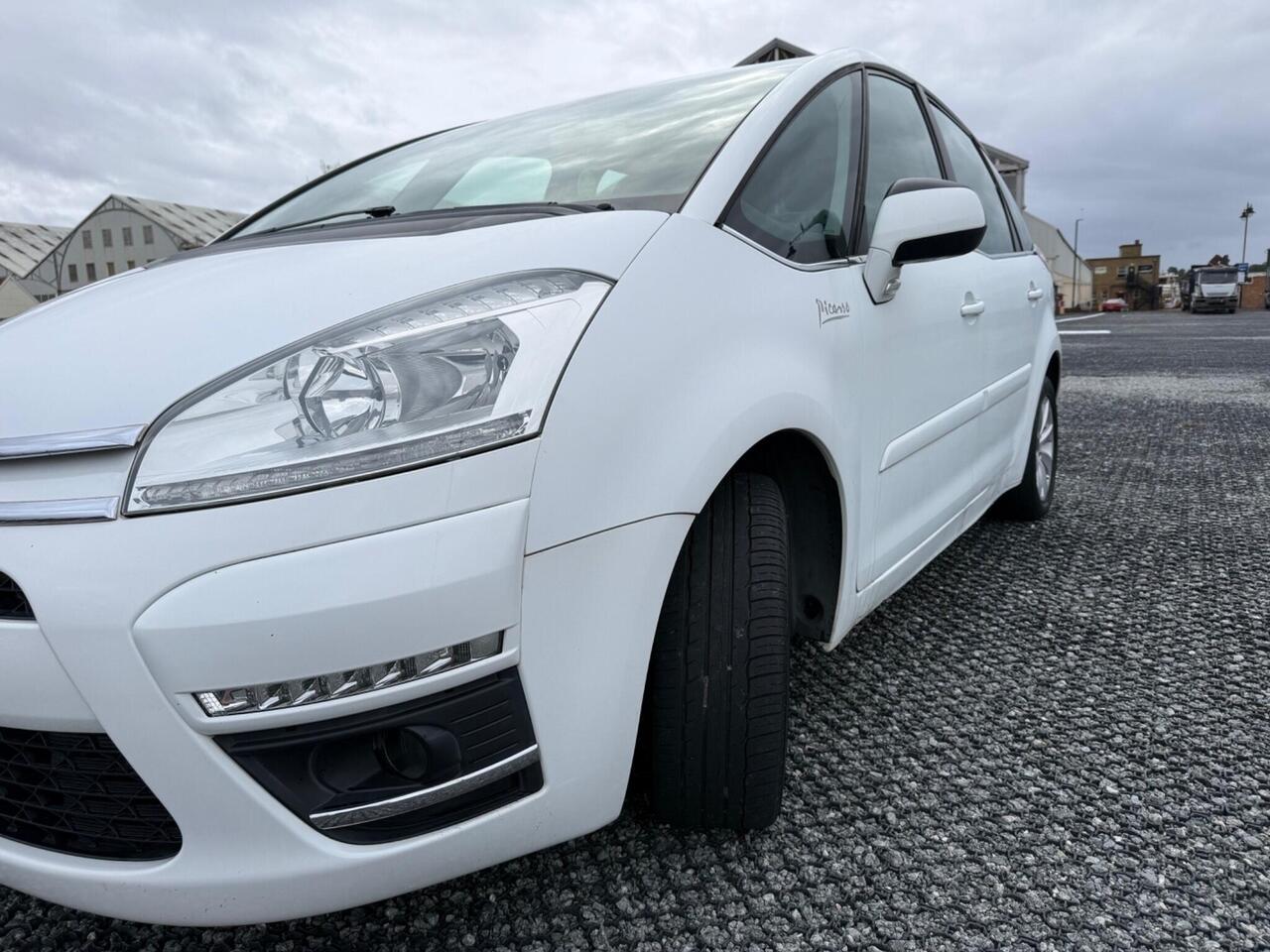 Citroen C4 Picasso — photo 9
