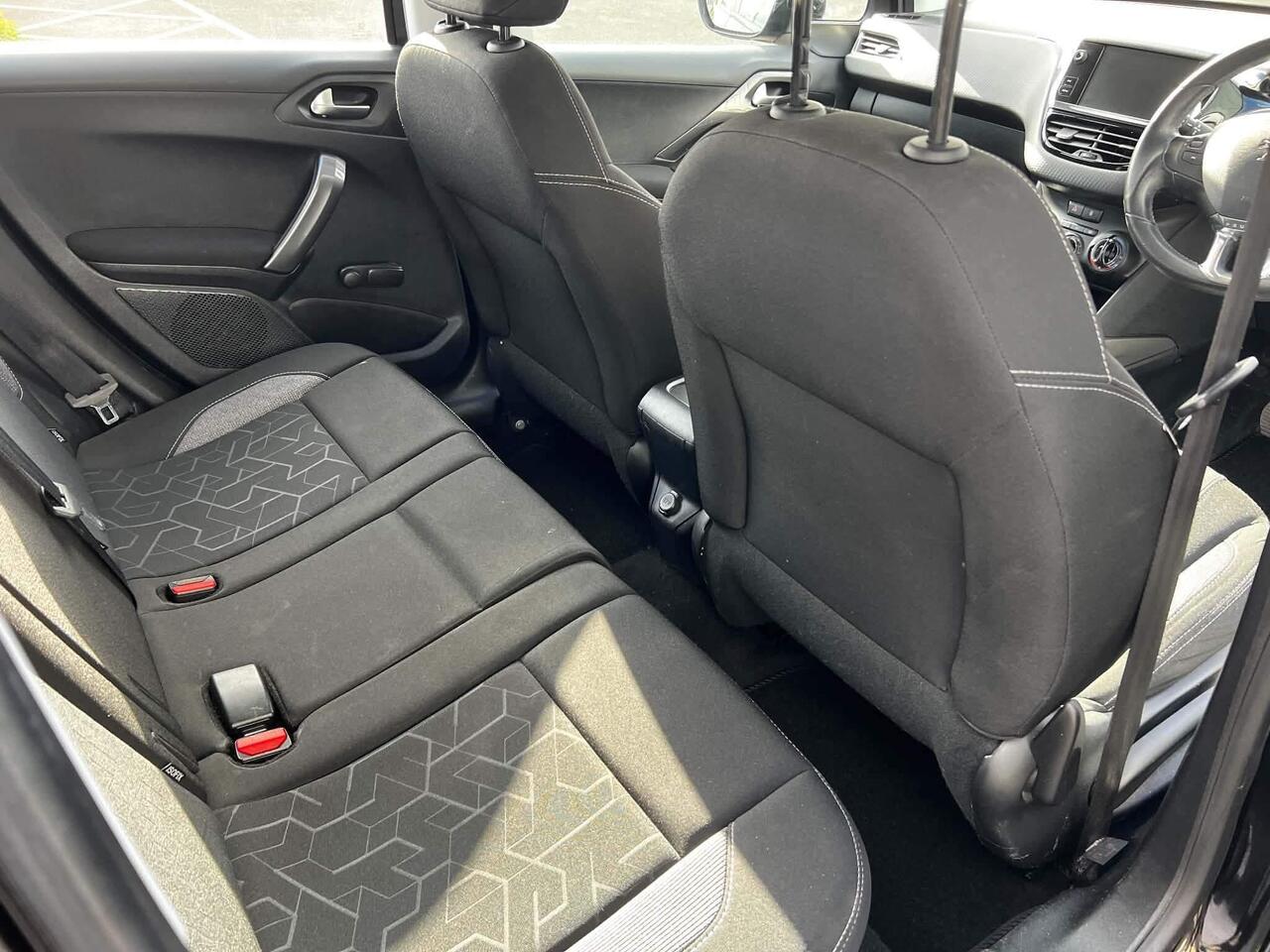 Peugeot 2008 — photo 9