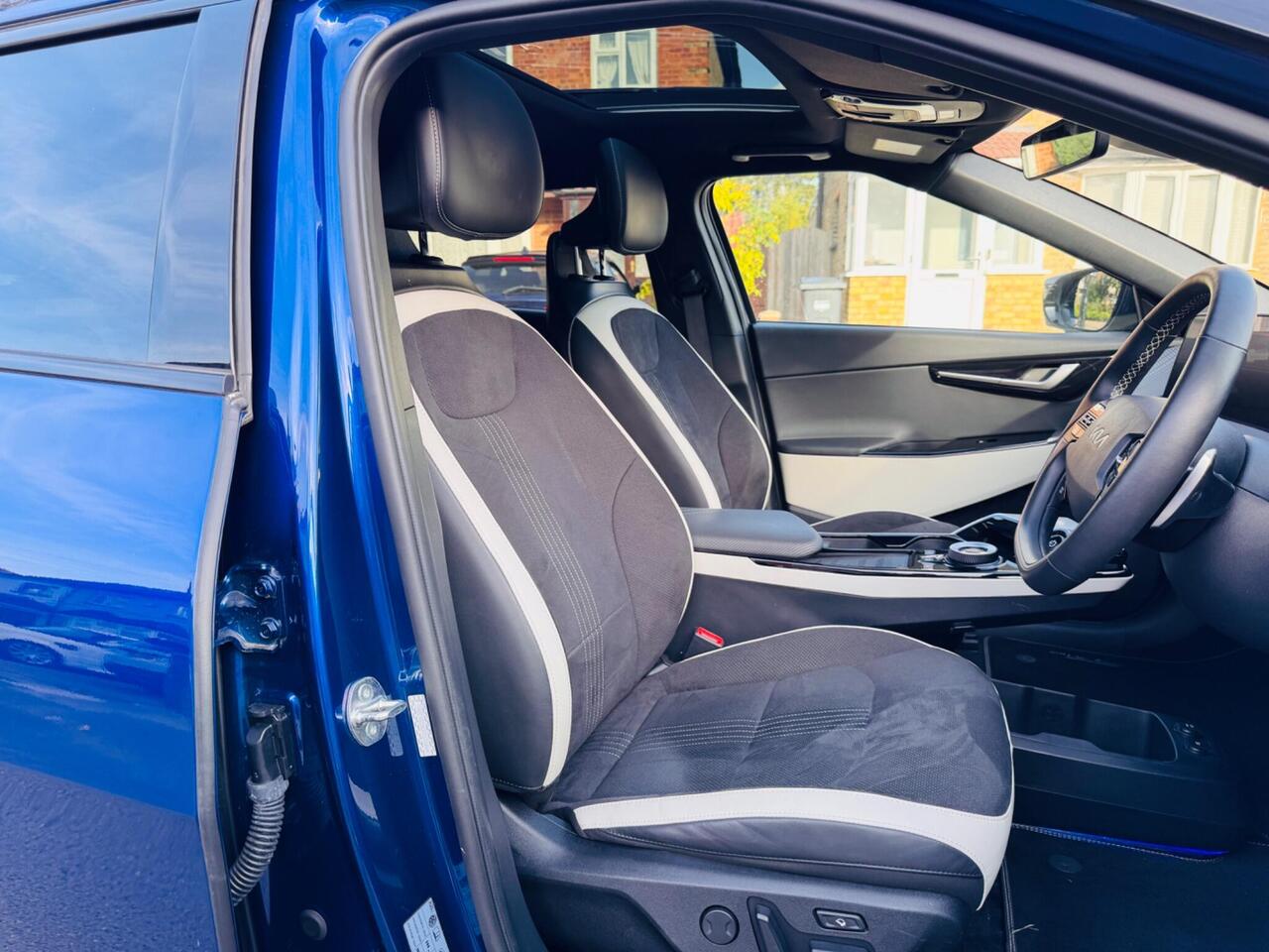 Kia EV6 — photo 17