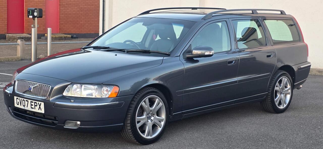 Volvo V70 — photo 7