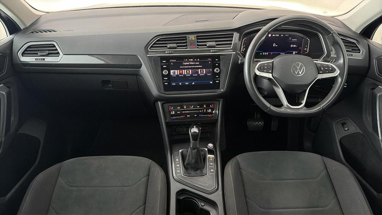 Volkswagen Tiguan — photo 13