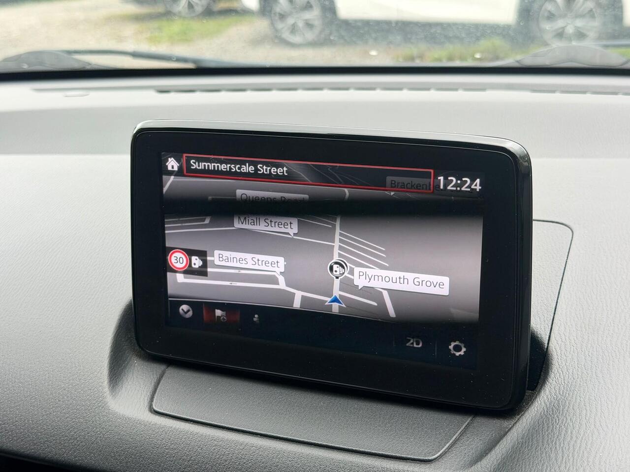 Mazda Mazda2 — photo 11