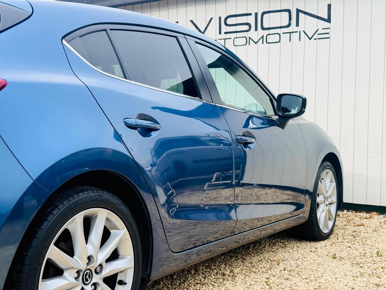 Mazda Mazda3 — photo 6