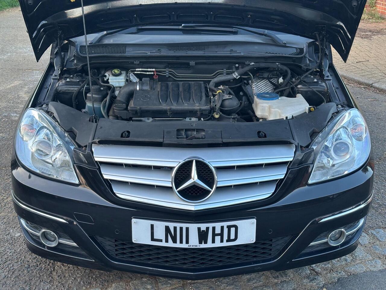 Mercedes-Benz B Class — photo 24