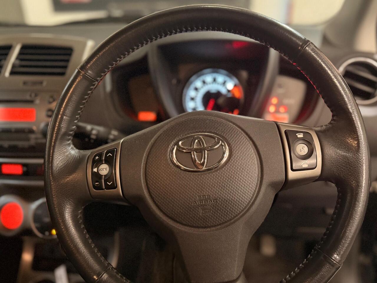 Toyota Urban Cruiser — photo 33