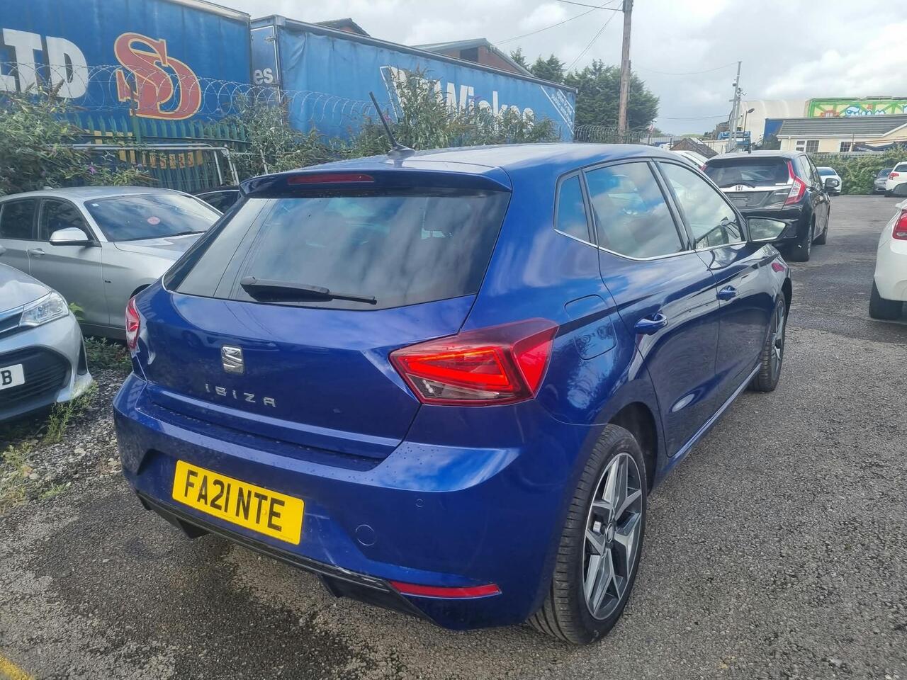 SEAT Ibiza — photo 8