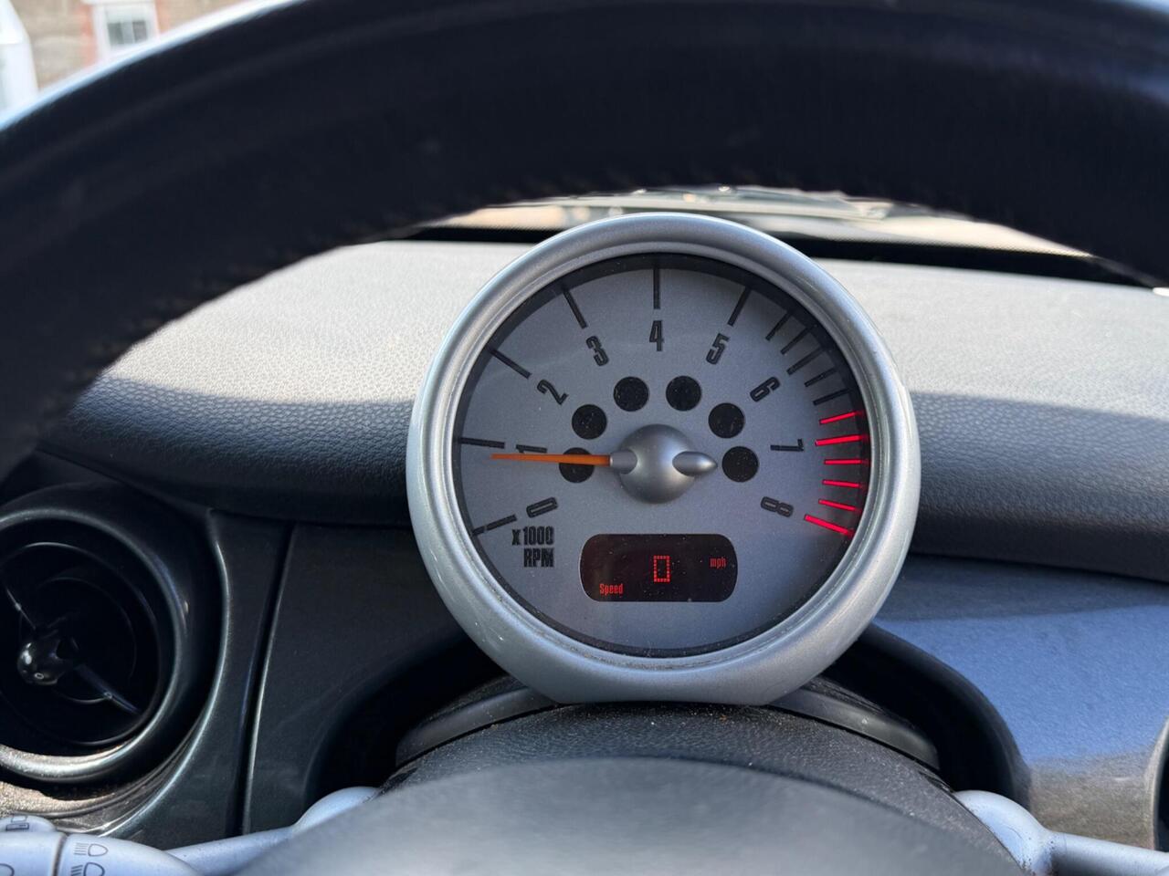 MINI Hatch — photo 12