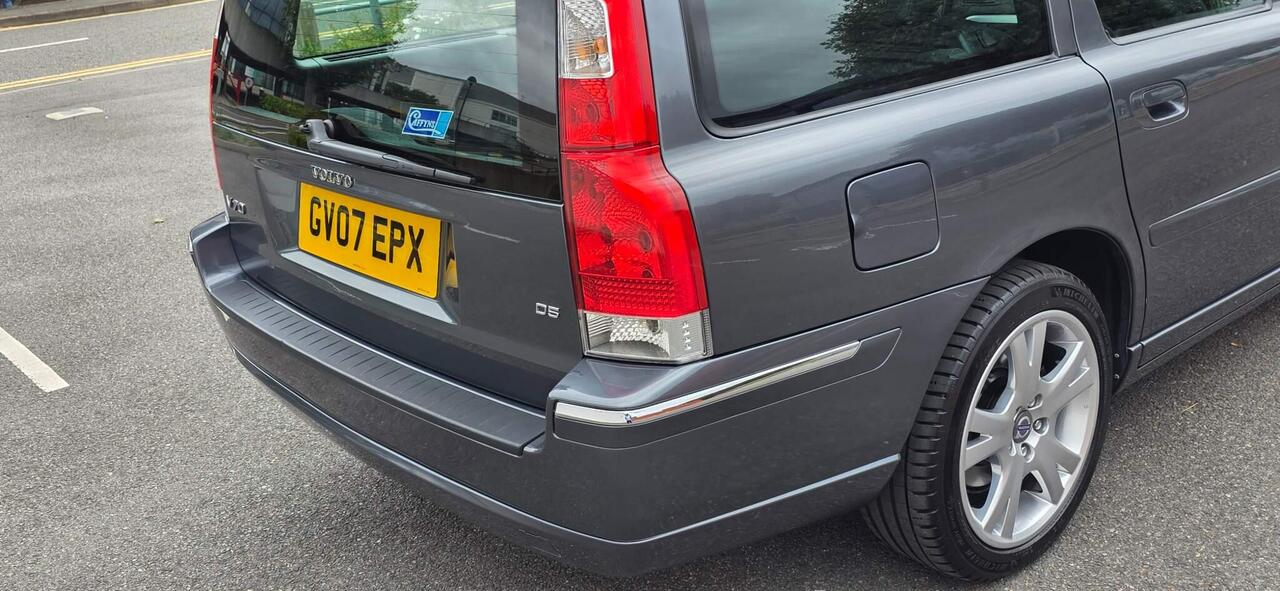 Volvo V70 — photo 17