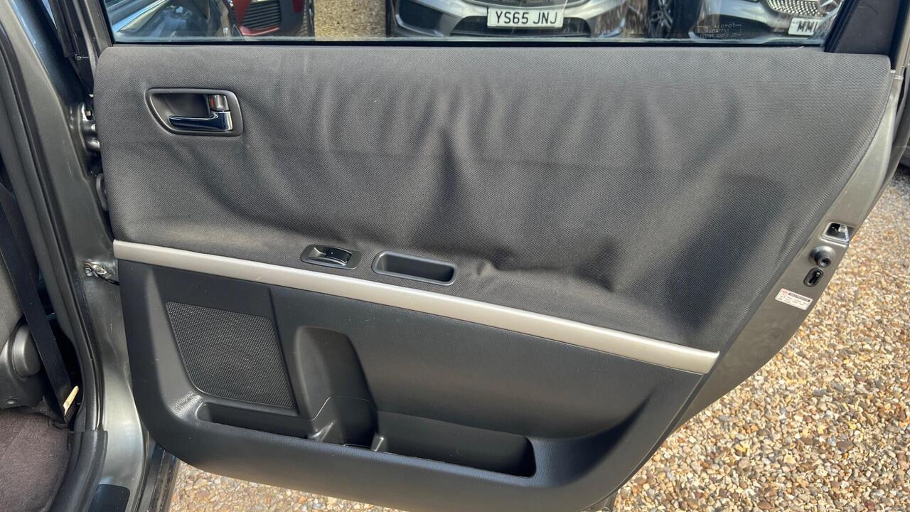 Toyota Corolla Verso — photo 28