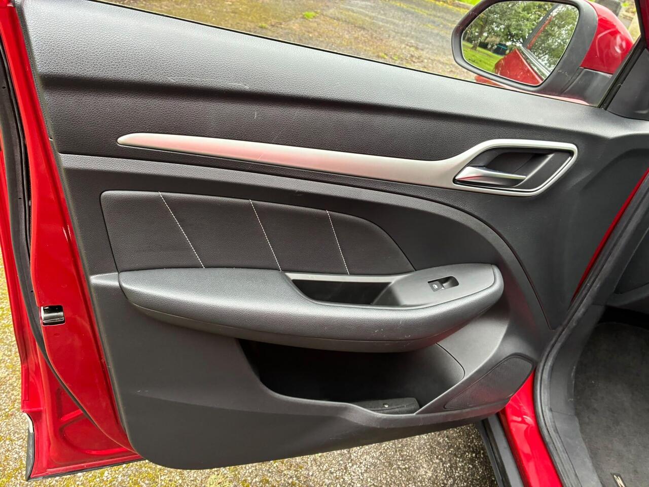 MG MG ZS — photo 12